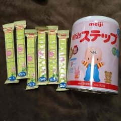 赤ちゃん ミルクのサムネイル