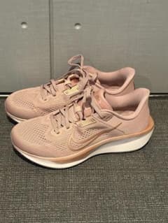 NIKE QUEST6 ピンク 24.5cmのサムネイル