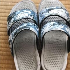 ナイキのサンダルです！少し汚れて、いますが、まだまだ、履けます！のサムネイル