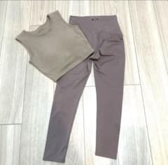ヨガウェア上下セット　レギンスL ブラトップMのサムネイル