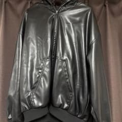 SHORT ROUND フェイクレザー フーデッドジャケットのサムネイル