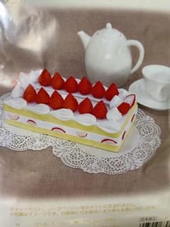 いちごケーキのBOXティッシュカバーのサムネイル