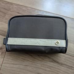 エミレーツ航空 ビジネスクラスBVLGARI アメニティポーチ(男性用)のサムネイル
