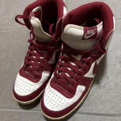 Nike 赤白 ハイカットスニーカーのサムネイル