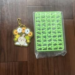 ちいかわ うさぎ アクリルキーホルダーのサムネイル