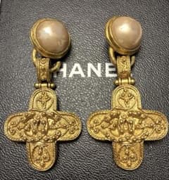 CHANEL ココマーク クロス イヤリング パール調 ヴィンテージ 94A 