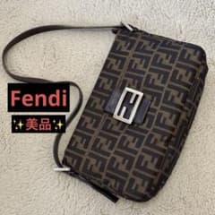美品 ✨ FENDI フェンディ マンマバケット ハンドバッグのサムネイル