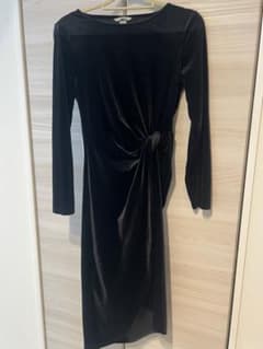 H&M ブラック ワンピースのサムネイル