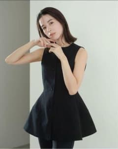 maison de Dolce メゾンドドルチェペプラムジレ　ブラック　Mサイズのサムネイル