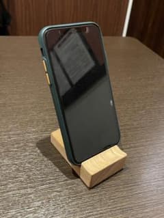 天然木 欅(ケヤキ)  木製 スマホスタンド iPhone、Androidのサムネイル
