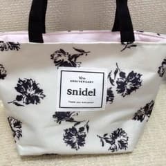 美品 スナイデル ポーチのサムネイル