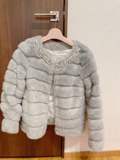Rady ビジュー付きファーコート　クリーニング済のサムネイル