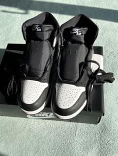 Nike Air Jordan 1 黒/白のサムネイル