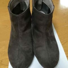 ショートブーツのサムネイル