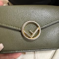 FENDI 三つ折り財布 オリーブグリーンのサムネイル