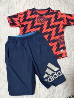 adidas Tシャツ ショートパンツ セットアップ　130のサムネイル