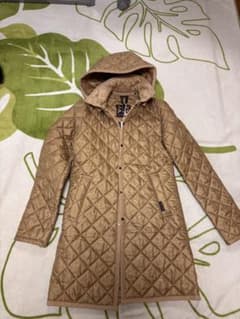 LAVENHAM キルティングジャケット フード付き キャメルのサムネイル