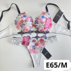 ⭐︎週末セール⭐︎サルート ブラe65 ＆ショーツm⭐︎ サルート マイフェアレディ E65/M IV 60 フロントエックスブラ ソング