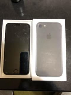 iPhone7 32GB SIMロック解除 美品ダイキチさん専用のサムネイル