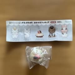 ホワイトタイガーとブラックタイガー　おすわりフィギュア　エビグラタンパイ