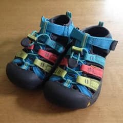 ara様専用、、、KEEN サンダル18cmのサムネイル