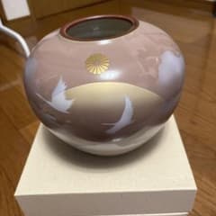 【新品　美品‼️】九谷焼 花瓶 鶴文様 菊花紋 貫入釉のサムネイル