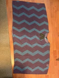 MANAOLA 半袖カットソー 幾何学模様のサムネイル