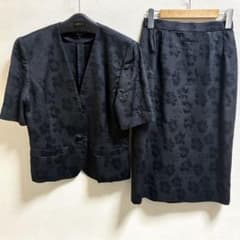 LAPINE ラピーヌ　セットアップ　花柄　ブラックフォーマル　礼服のサムネイル