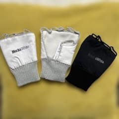 ゴルフ用ハンドウォーマー(手甲) BLACK&White おしゃれ 三つまとめのサムネイル