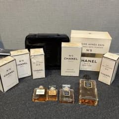 CHANEL シャネル 香水 ポーチ バスパウダー　セット　まとめ CHANEL シャネル 香水 ポーチ バスパウダー セット まとめ - メルカリ