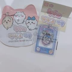 ちいかわ 韓国限定 ホログラムアクリルキーホルダー ハチワレ