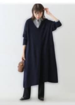 値引き【新品未使用·タグ付】ネイビー ウールワンピースのサムネイル