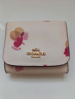 最終値下げ！COACH コーチ三つ折り財布のサムネイル