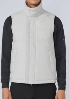 デサントゴルフ ステンカラーダウンベスト グレー - メルカリ