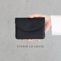 STUDIO LA CAUSE スタジオラコーズ 内縫いフラップ財布 M です
