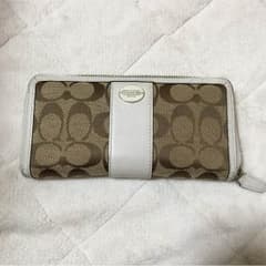 COACH財布のサムネイル
