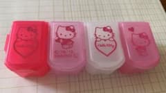 ハローキティ　ピルケース　４連　ピンク　収納のサムネイル