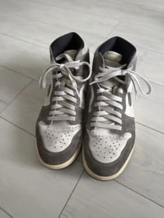 NIKE AIR JORDAN 1 ハイカット グレー ホワイトのサムネイル