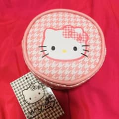 ❣️限定値下げ❣️新品 ハローキティ ポーチ 千鳥柄 しまむらのサムネイル
