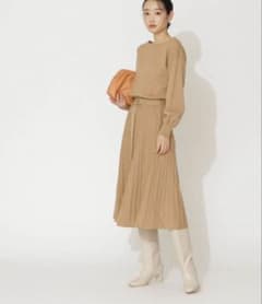 NATURAL BEAUTY BASIC プリーツニットワンピース/ベージュ/Mのサムネイル
