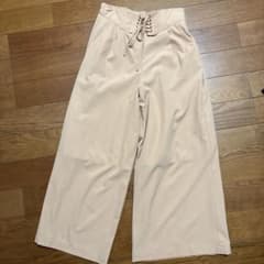 ベージュ ワイドパンツ レースアップウエストのサムネイル