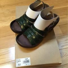 Canoeサンダル Mサイズ 新品です。 ⚠️少し条件ありのサムネイル