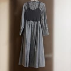NATURAL BEAUTY BASIC グレーワンピースのサムネイル