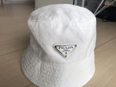PRADA ホワイト バケットハットのサムネイル