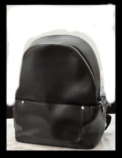 ZARA 黒 合成皮革 バックパックのサムネイル