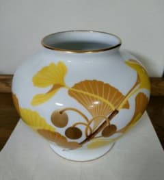 希少 大倉陶園 龍が描かれた黄色い花瓶 大倉陶園 OKURA 金蝕 黄金銀杏 花瓶 - メルカリ