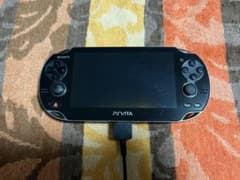 PS Vita 本体 充電器付きのサムネイル