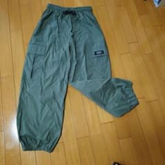 160サイズ カーキ カーゴパンツのサムネイル