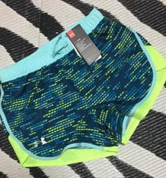 UNDER ARMOUR ショートパンツのサムネイル