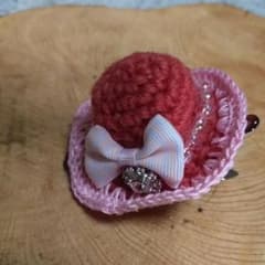 小さな帽子の髪どめハンドメイドのサムネイル